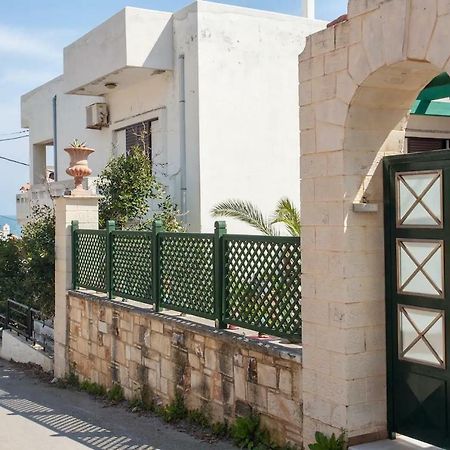 Evelia Apartment Galatas  Exterior photo